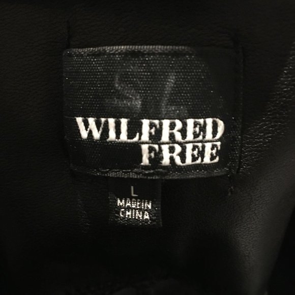 Aritzia Wilfred Free Daria Pant High-waisted Vegan Leather leggings in black - Picture 3 of 3